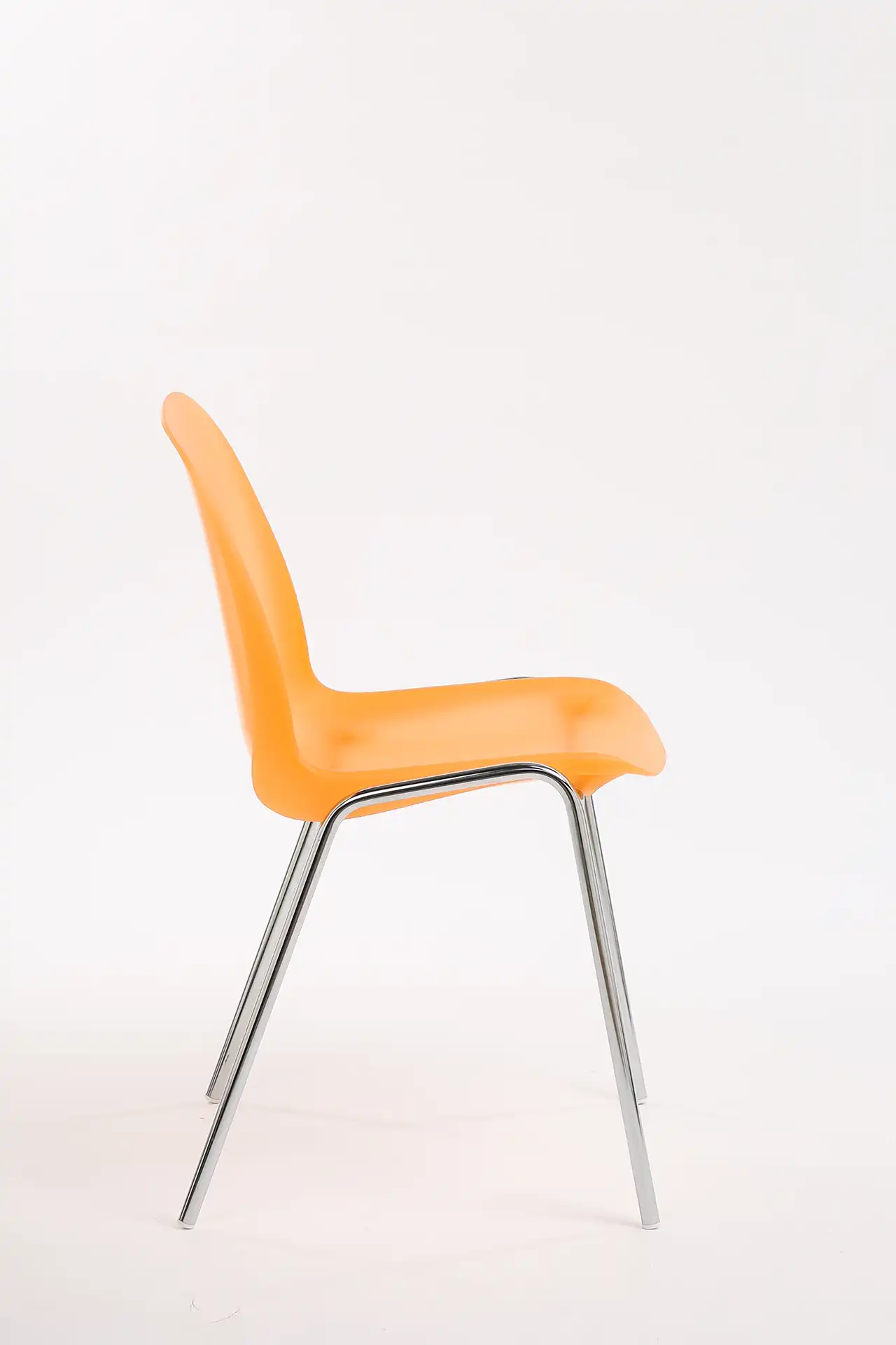 Photo du produit CHAISE CHARLOTTE GIVREE ORANGE PIEDS CHROMES